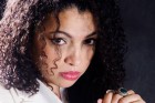 Carina Sandré faz show no Sinuca de Bico nesta sexta-feira