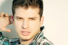 Raphael Phillipe agita a The Gaarden neste sábado