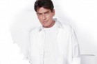 Mais uma comédia bem divertida do Charlie Sheen
