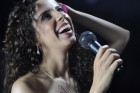 Sara Bentes encerra 2015 com shows e lançamento de clipe