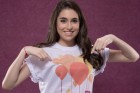 Vicky Valentim posa para calendário solidário