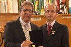 Vereadores homenageiam profissionais com a Medalha Jornalista Dicler Simões