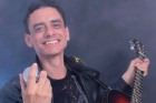 Leandro Duarte é a atração musical no Madam Beer