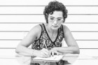 Denise Marques lança seu primeiro livro solo