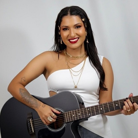 0Luana Carvalho