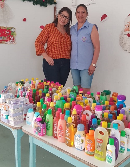 Camile e Elisangela Neves Nascimento