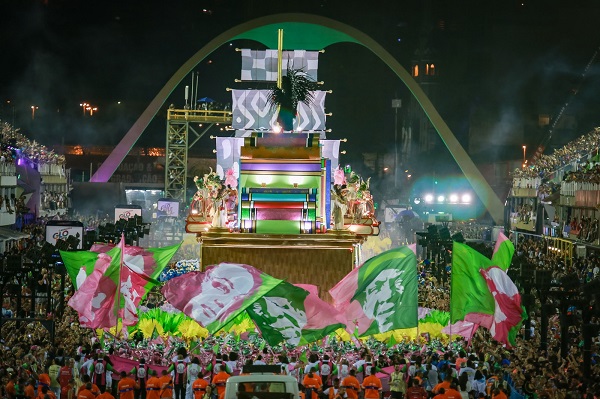 Março - Mangueira Campeã - Rodrigo Gorosito -g1